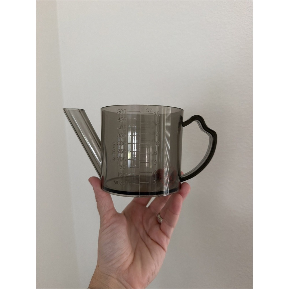 Vintage Gravy Strain Plastic 2 Cup Skimmer Measuring Cup Juice Pitcher